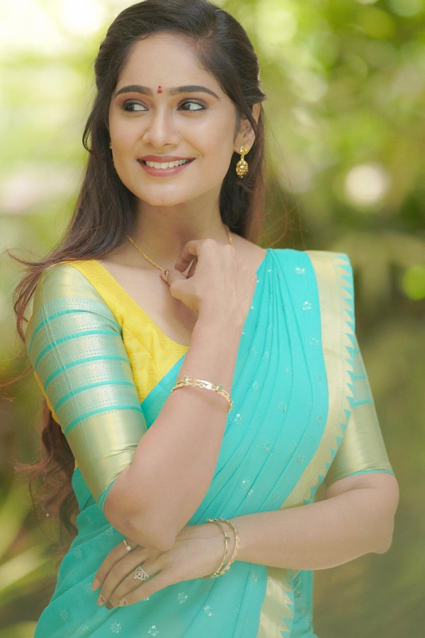 Tejaswini-Gowda-2.jpg 3