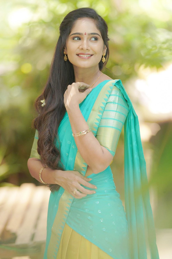 Tejaswini-Gowda-4.jpg 5