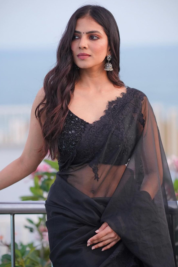 Malavika-Mohanan-4.jpg 5