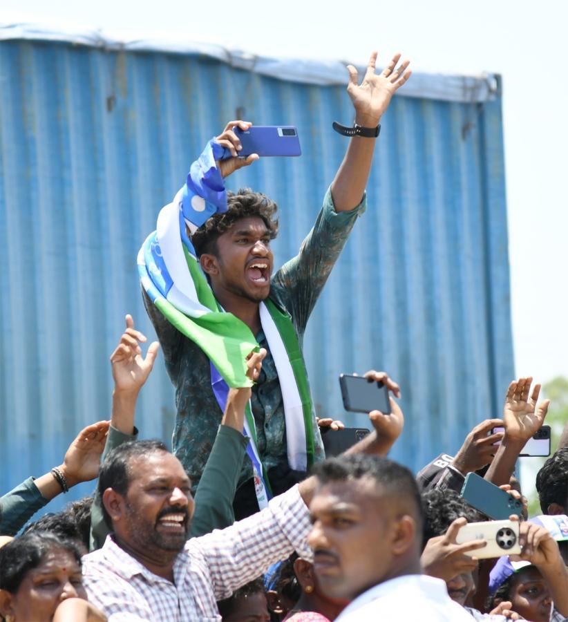 CM_20Jagan_20Election_20Campaign_20Day-3_20Photos-18.jpg 18