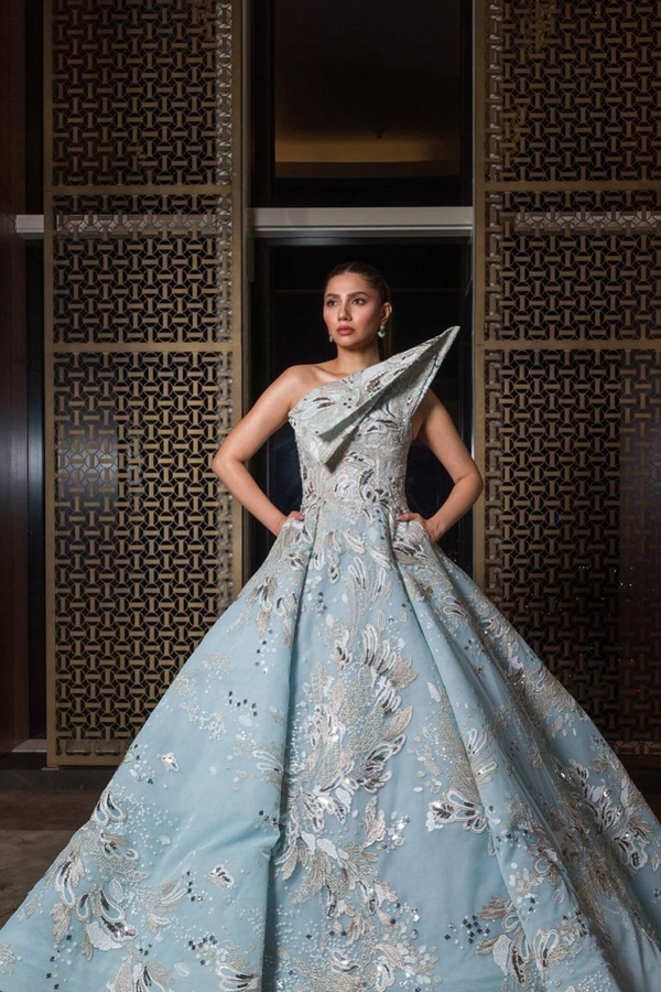 Mahira-Khan-3.jpg 4
