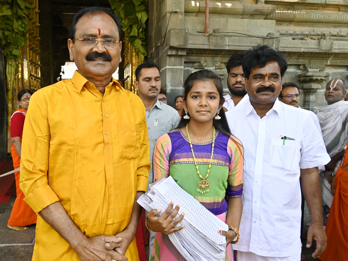 kertina_20From_20Karnataka_20Peddaballapur_20Wrote_2010_20Lakhs_201116_20times_20Govindas_20Names_20Photos_20_288_29.jpg 9