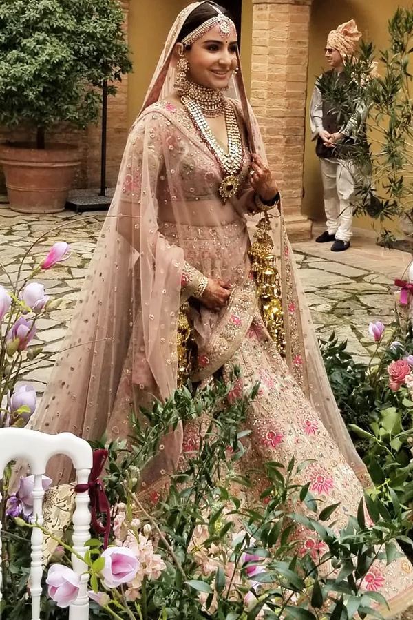 Anushka-Sharma-24.jpg 25