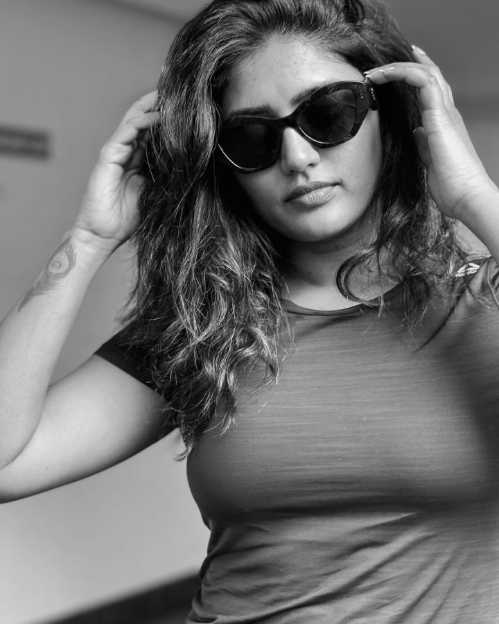 EeshaRebba-02.jpg 2