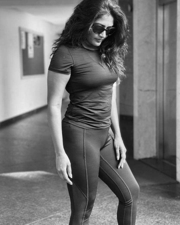 EeshaRebba-07.jpg 7
