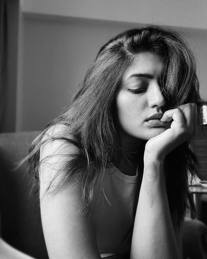EeshaRebba-13.jpg 13