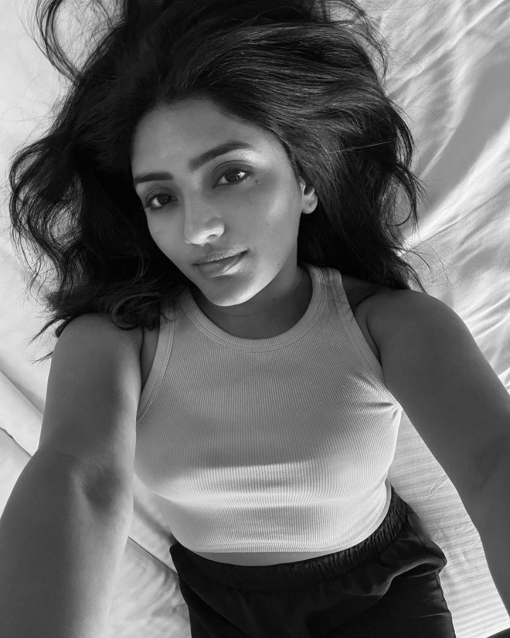 EeshaRebba-17.jpg 17