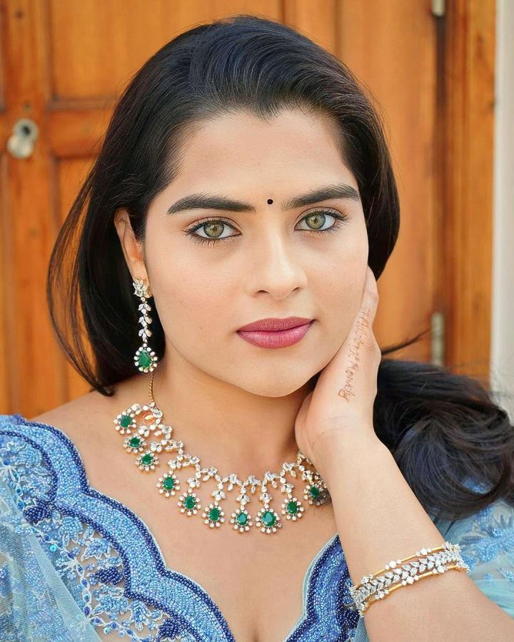 KavyaKalyanram-08.jpg 8