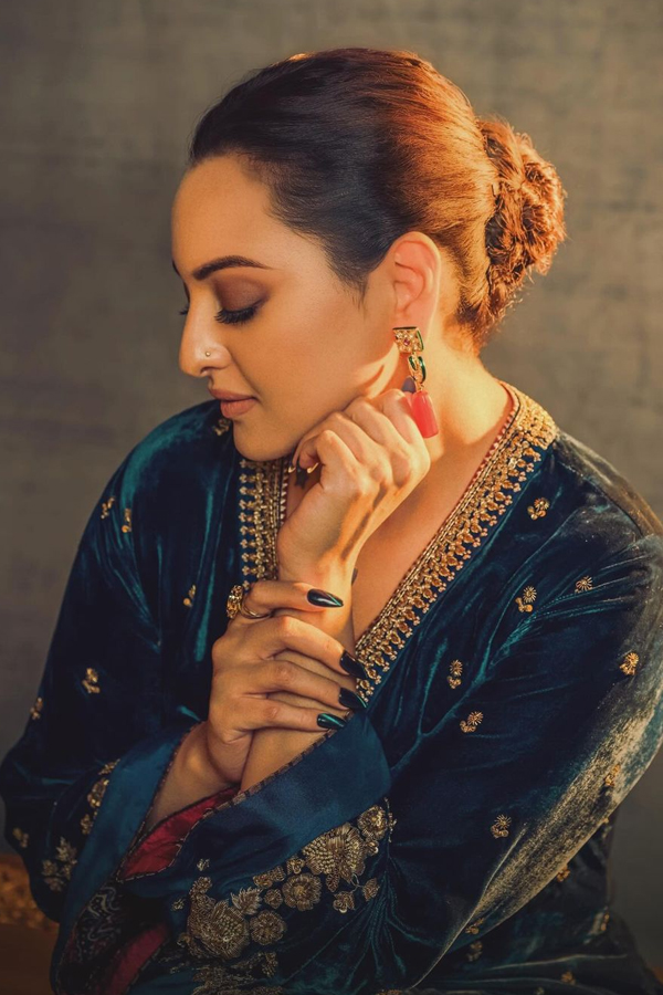 Sonakshi-Sinha-4_0.jpg 5