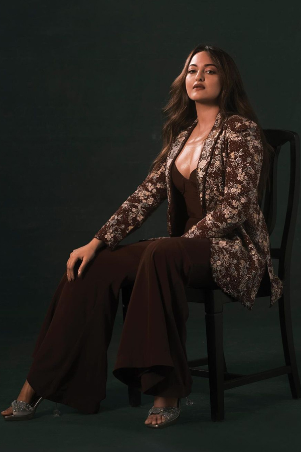 Sonakshi-Sinha-7_0.jpg 8