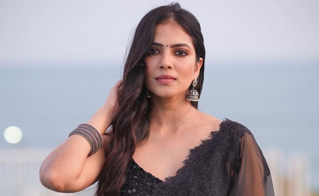 malavika-mohanan-.jpg