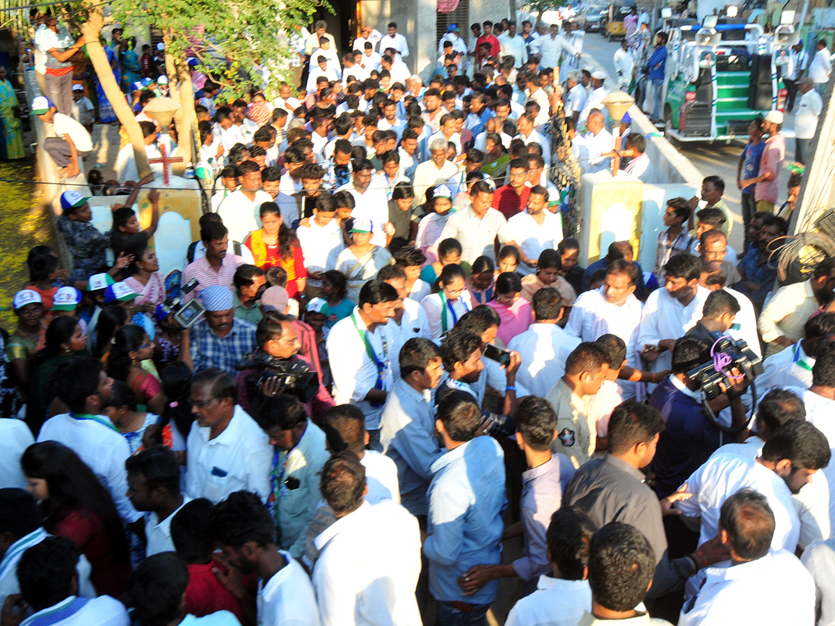 ys_20bharathi_20election_20campaign-_20_289_29.jpg 9