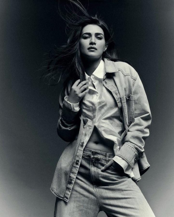 KritiSanon-09.jpg 9