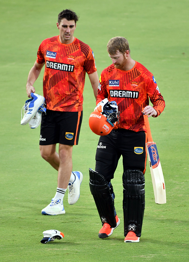 SRH_20and_20RR_20Players_20Practice_20Session_20uppal_20stadium_20special_20photos-_20_283_29.jpg 3