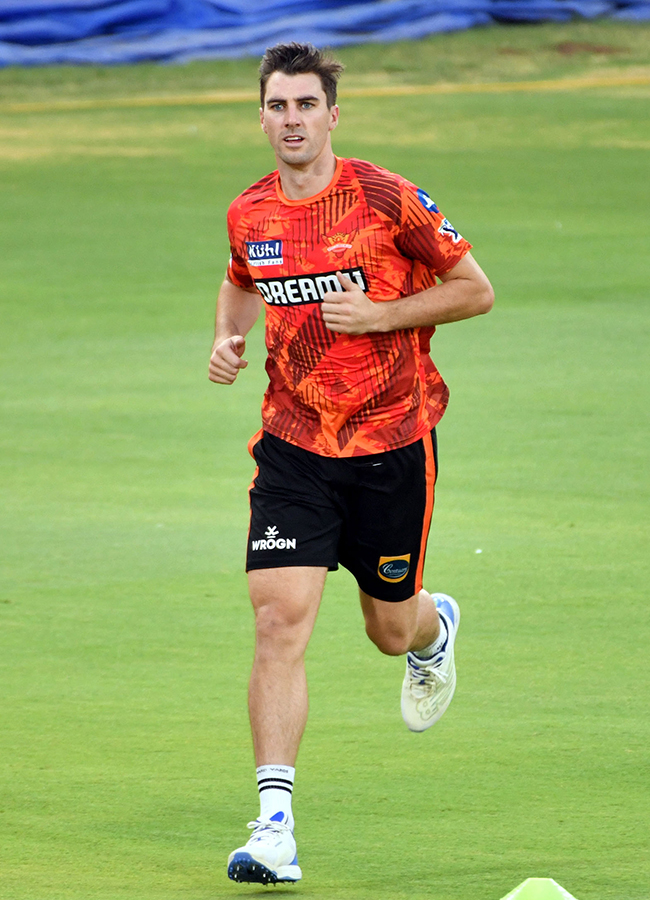 SRH_20and_20RR_20Players_20Practice_20Session_20uppal_20stadium_20special_20photos-_20_284_29.jpg 4