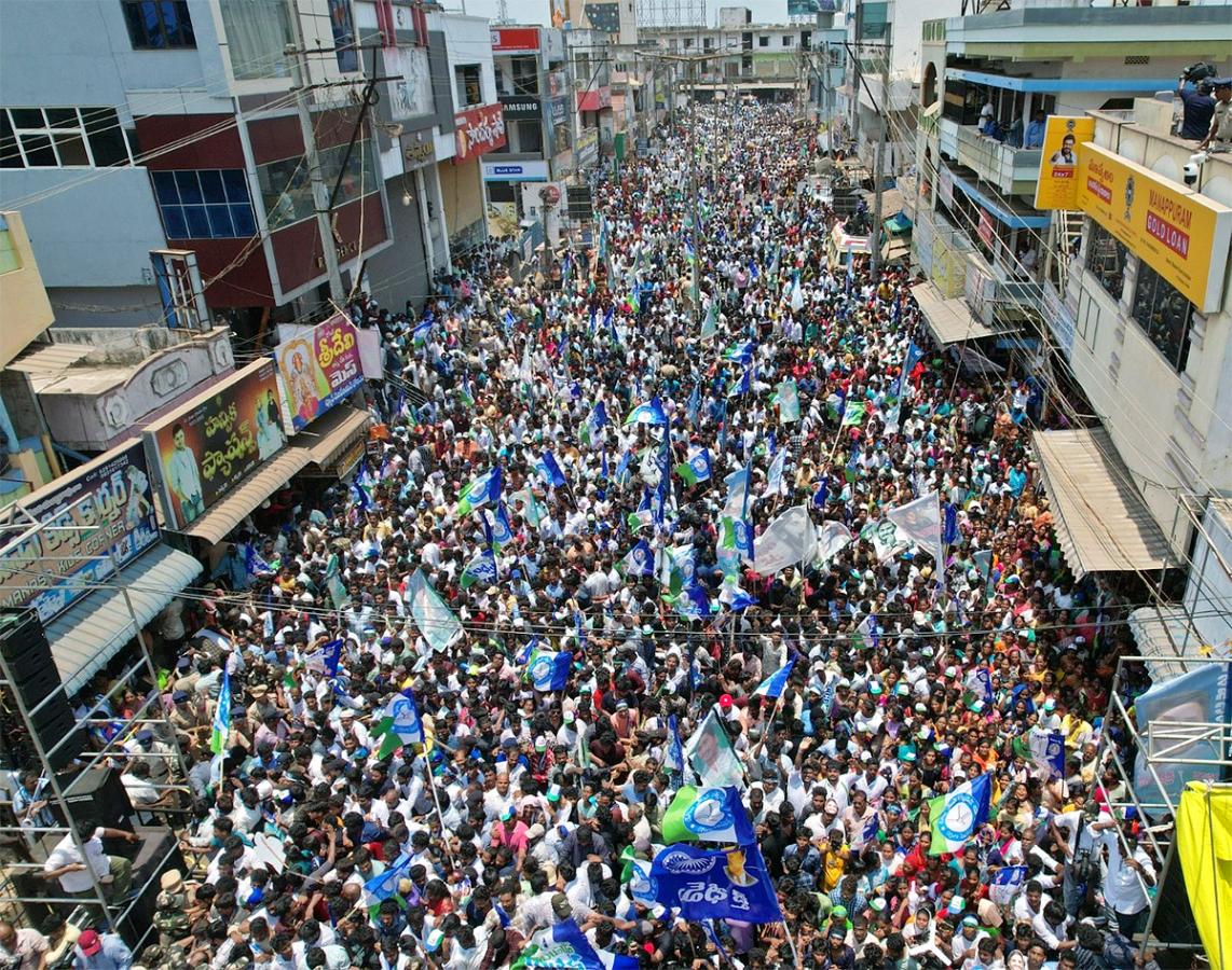 CM_20Jagan_20Public_20Meeting_20at_20Narasapuram_20Photos-12.jpg 12