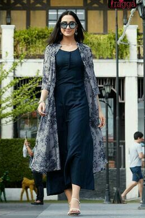 Fashion-16.jpg 17