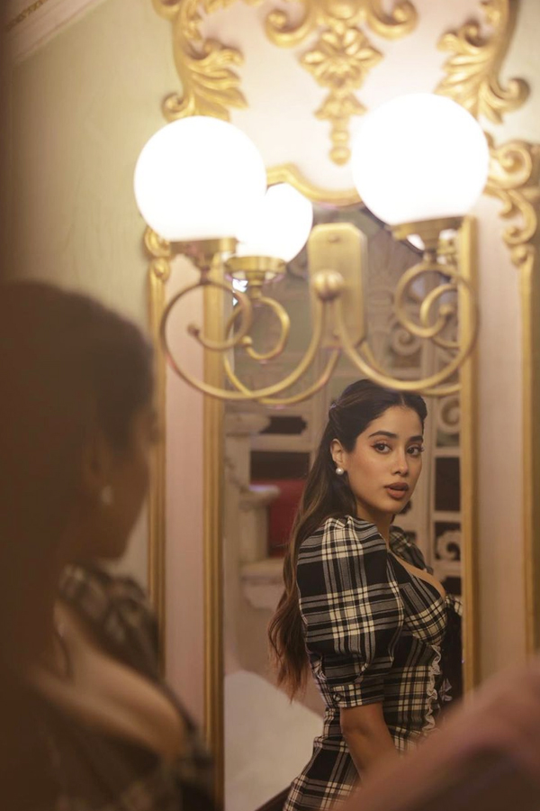 Janhvi-Kapoor-5.jpg 6