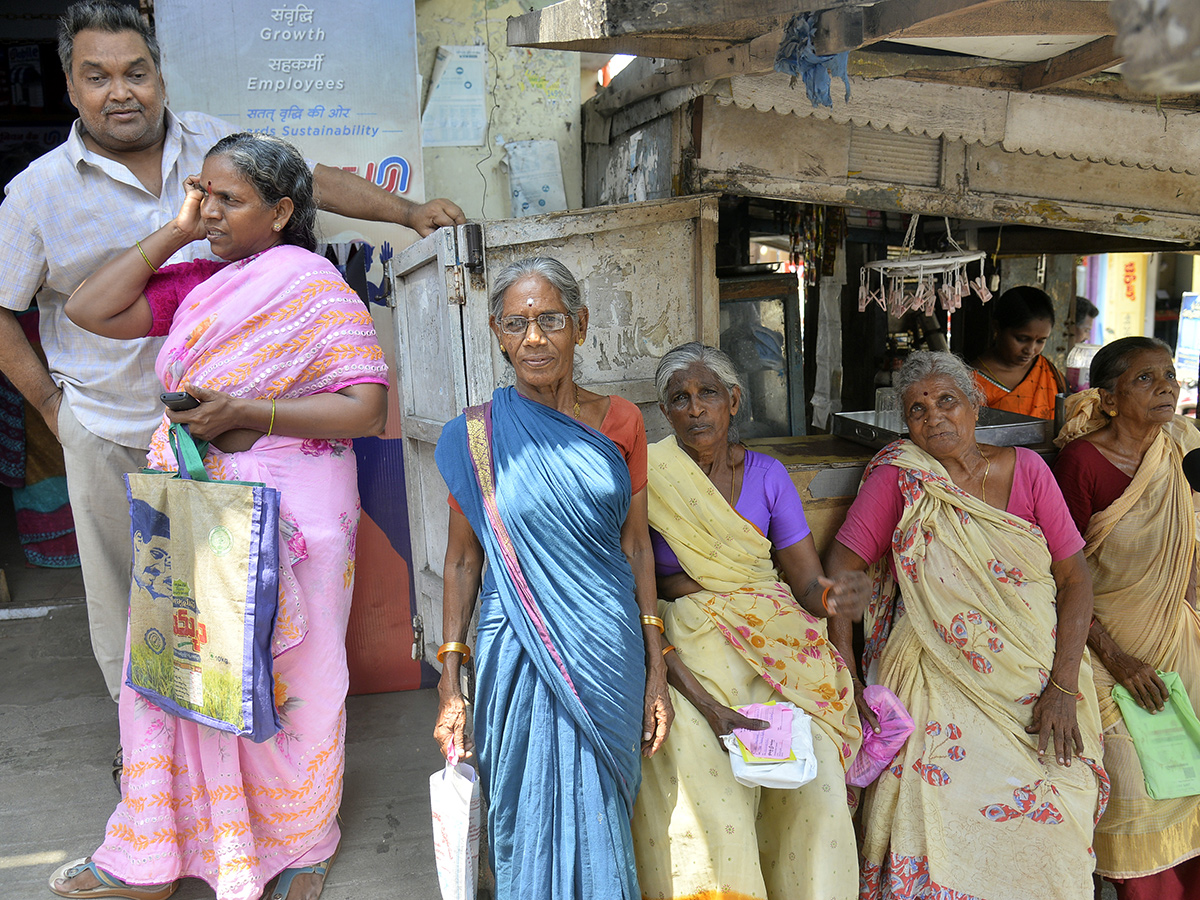 Pension_20kanuka_20in_20andhra_20pradesh_20photos-_20_2825_29.jpg 25