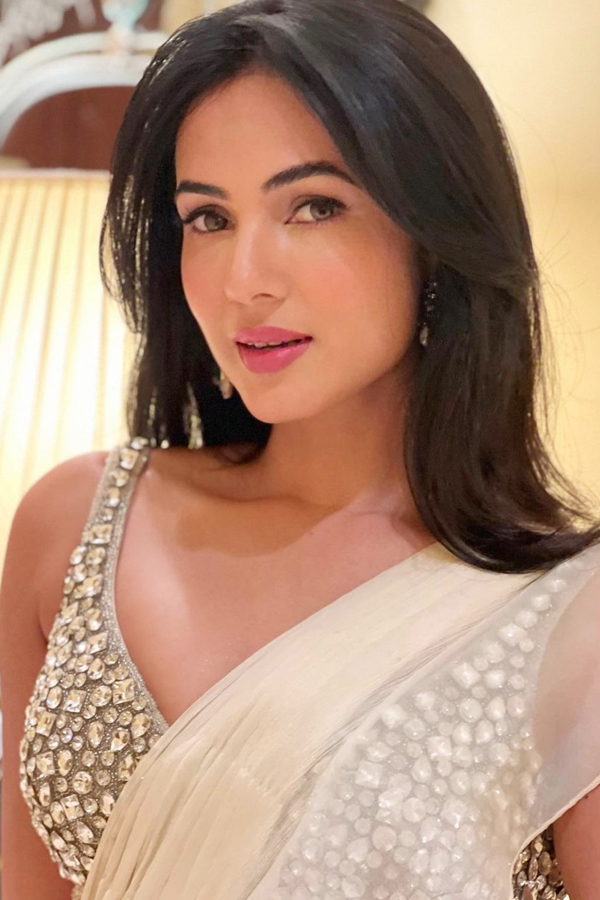 Sonal-Chauhan-5.jpg 6