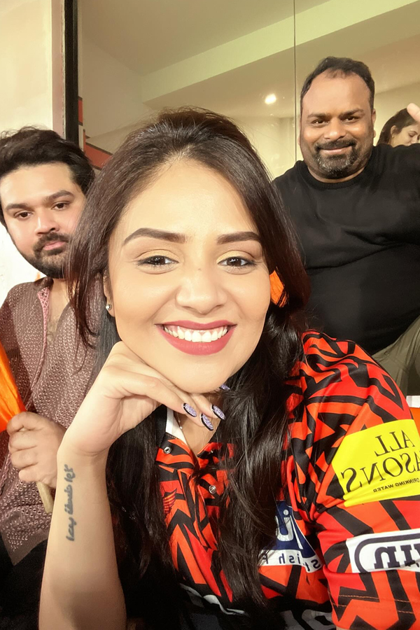Sreemukhi-1.jpg 2