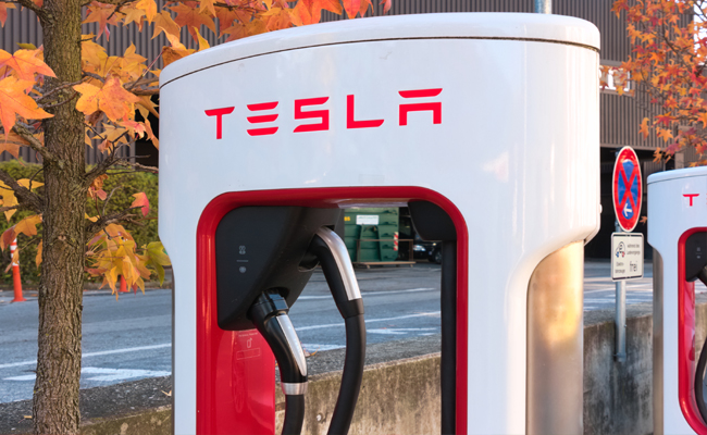 tesla02.jpg