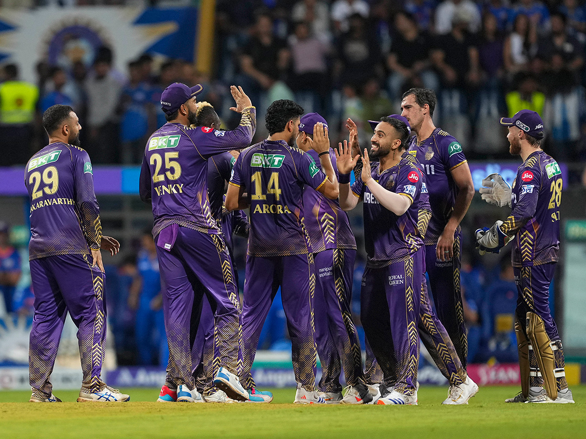 IPL_20match_20between_20Kolkata_20Knight_20Riders_20and_20Mumbai_20Indians_20Photos-_20_285_29.jpg 5
