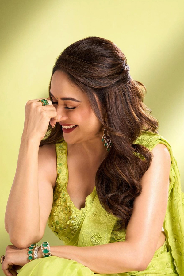 Madhuri-Dixit-12.jpg 13
