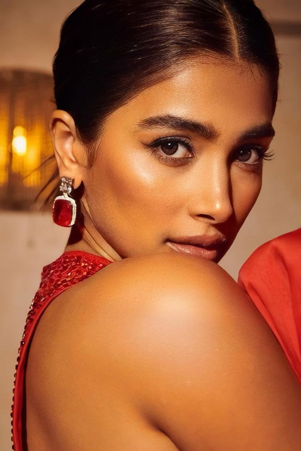Pooja-Hegde-2.jpg 3