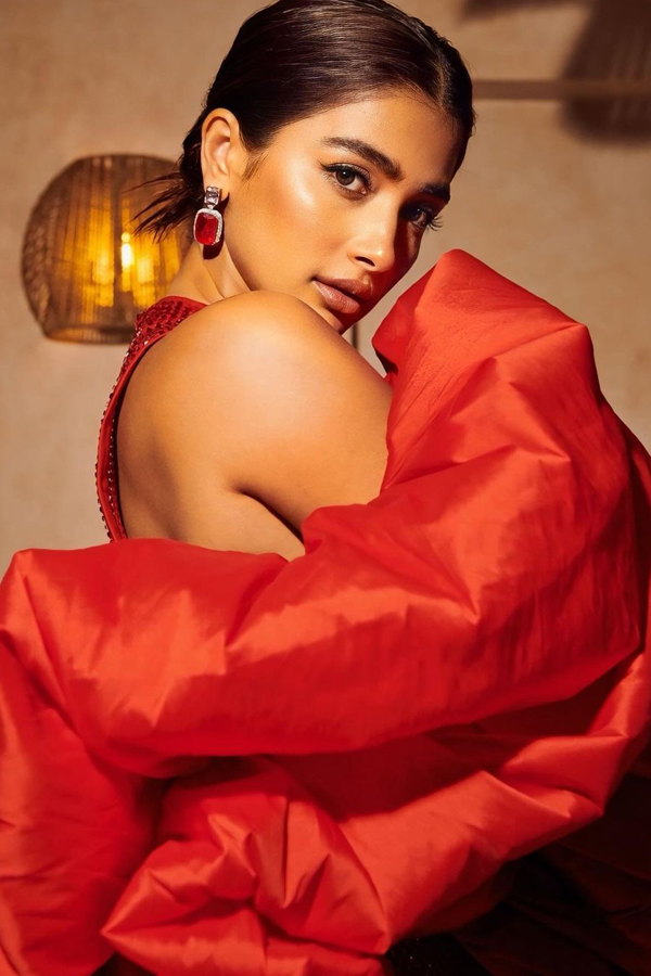 Pooja-Hegde-4.jpg 5
