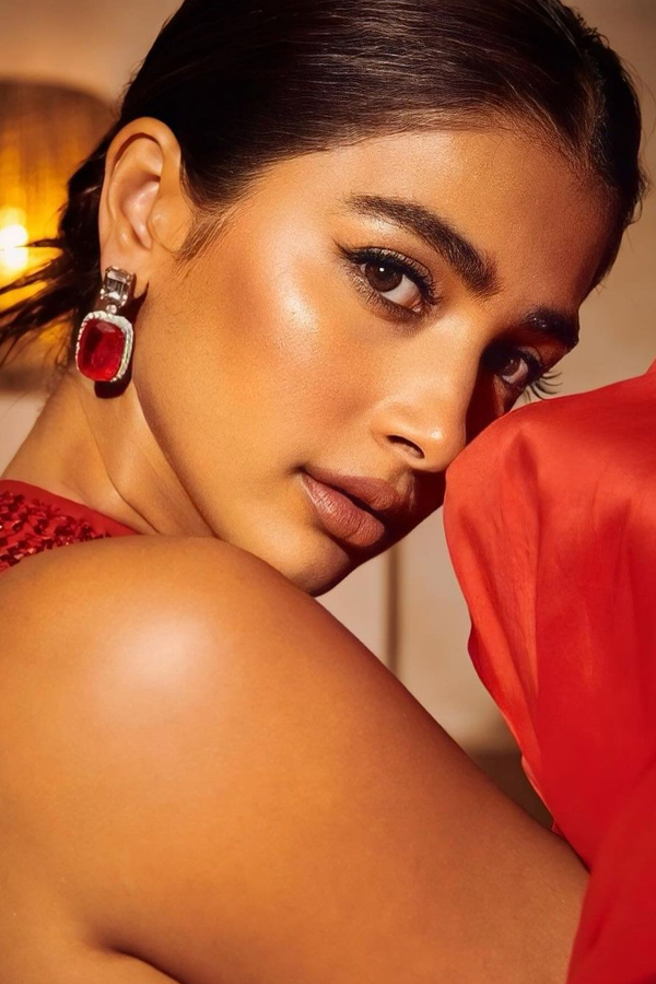 Pooja-Hegde-6.jpg 7