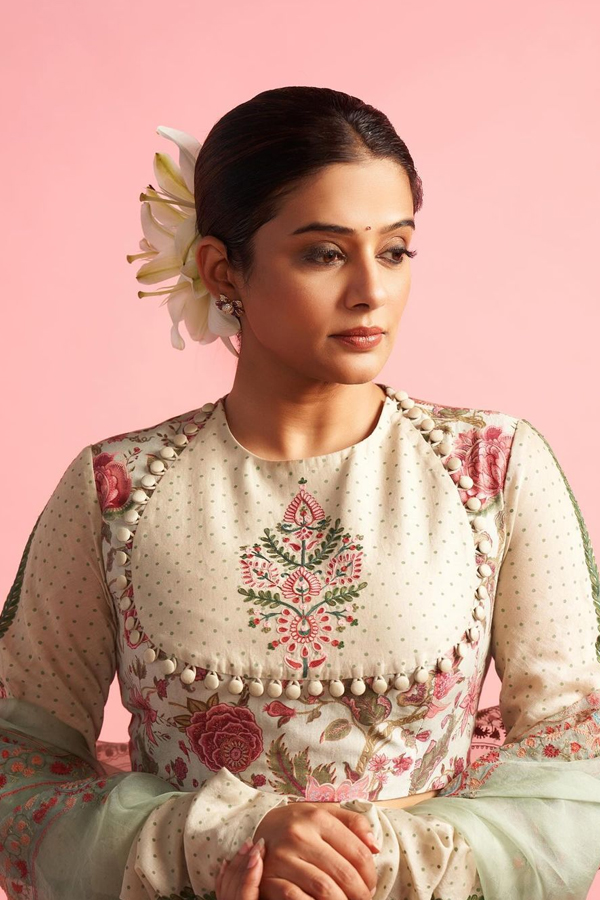Priyamani-11.jpg 12