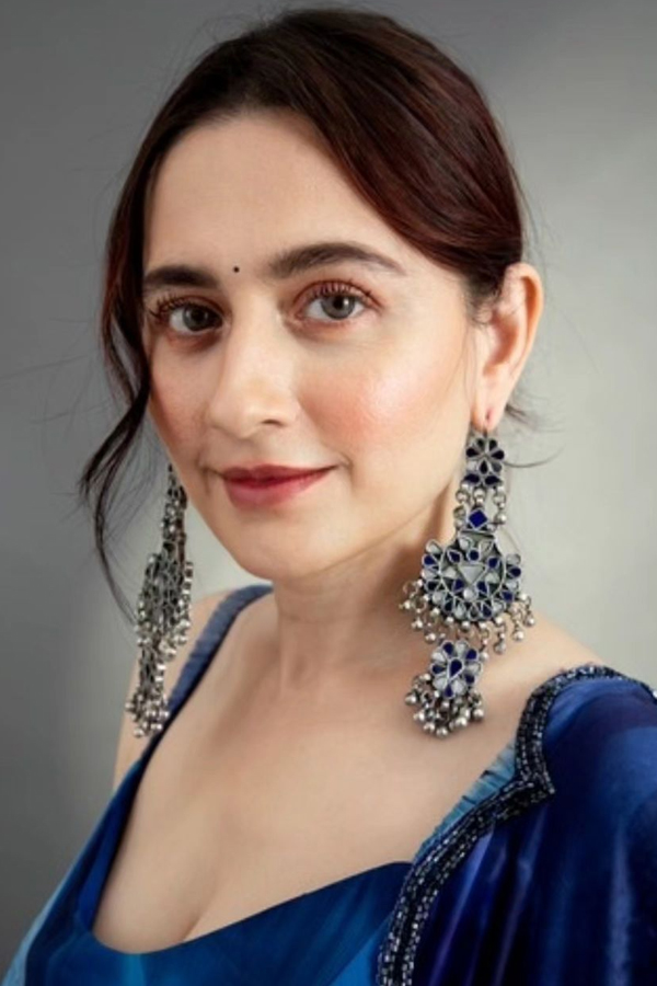 Sanjeeda-Shaikh-10_0.jpg 11