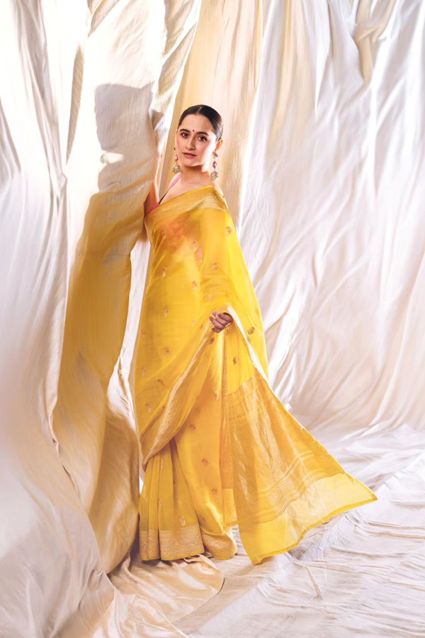 Sanjeeda-Shaikh-2_0.jpg 3