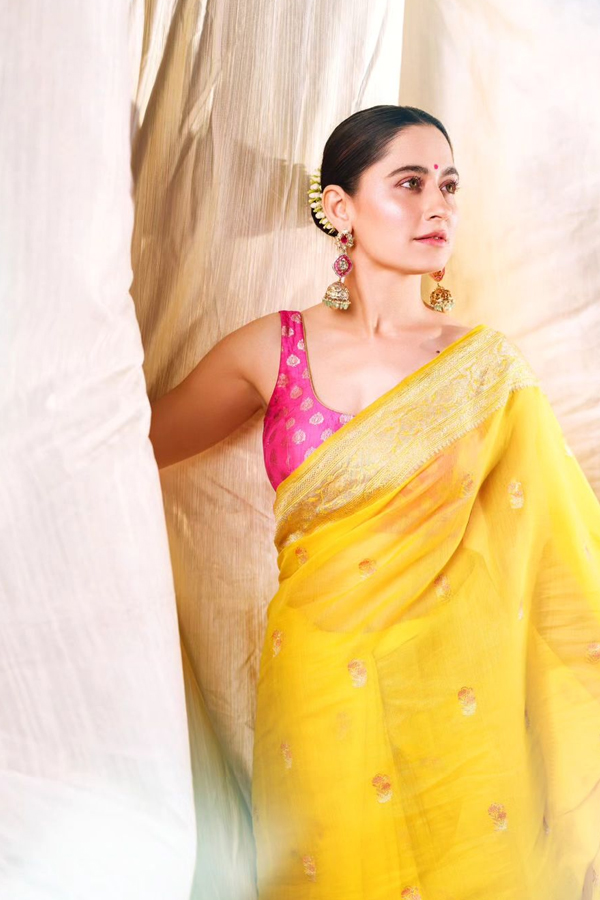 Sanjeeda-Shaikh-3_0.jpg 4