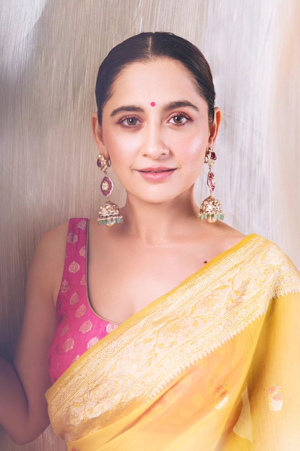 Sanjeeda-Shaikh-4_0.jpg 5