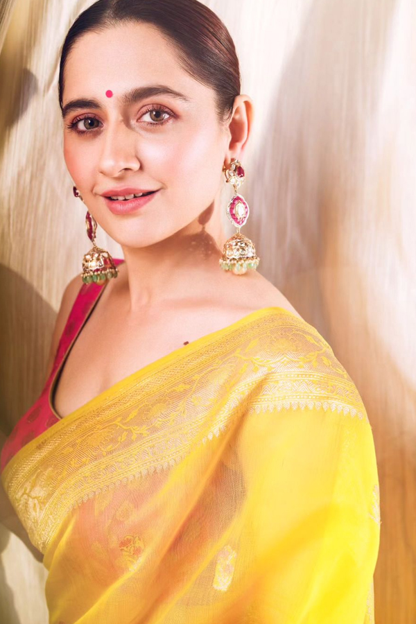 Sanjeeda-Shaikh-6_0.jpg 7