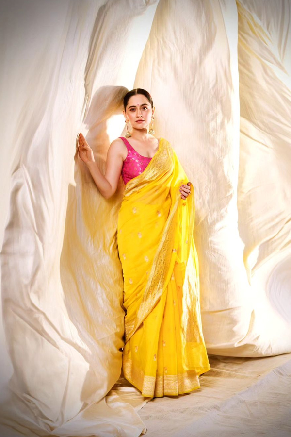 Sanjeeda-Shaikh-7_0.jpg 8