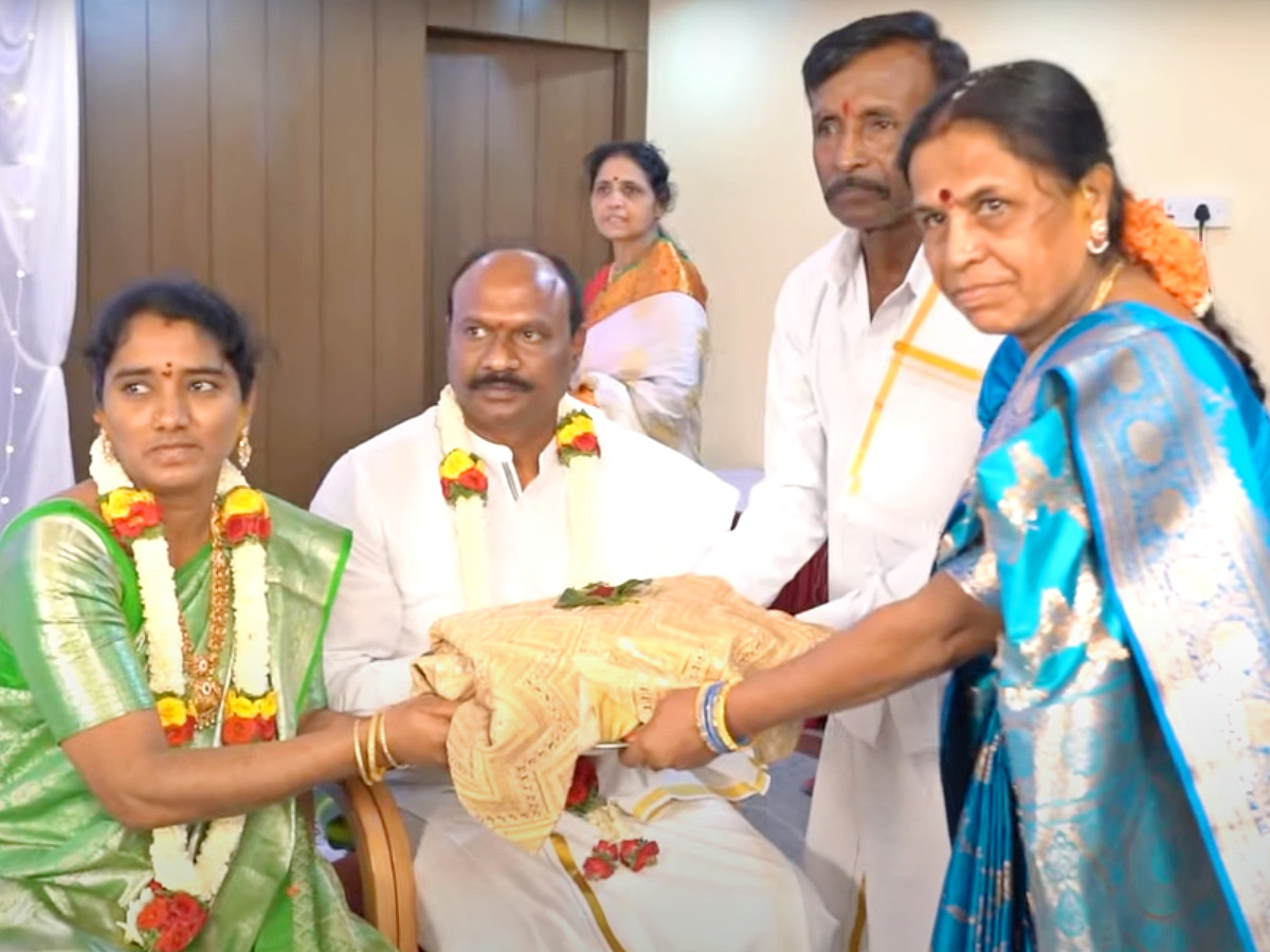 Bigg_20Boss_20Shobha_20Shetty_20Engagement_20Photos_20_286_29.jpg 7