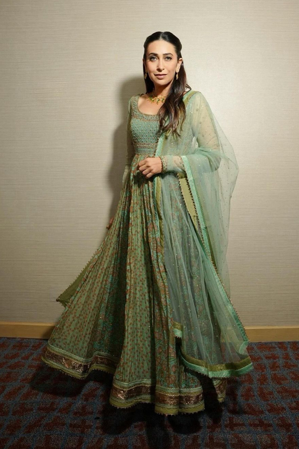 Karisma-Kapoor-1.jpg 2