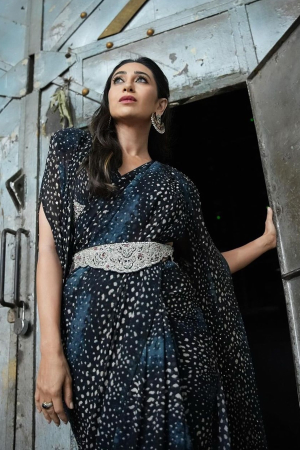 Karisma-Kapoor-10.jpg 11