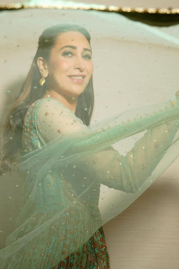 Karisma-Kapoor-2.jpg 3