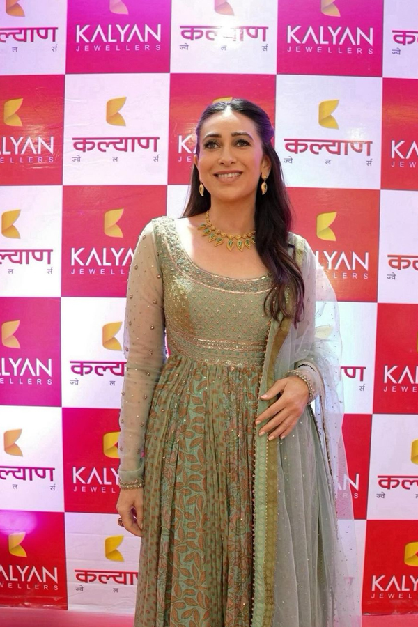 Karisma-Kapoor-5.jpg 6