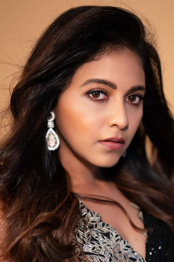 Anjali-9.jpg 10