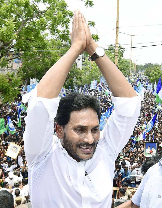 CM_20YS_20Jagan_20Public_20Meeting_20in_20Repalle_20Photos-14.jpg 14