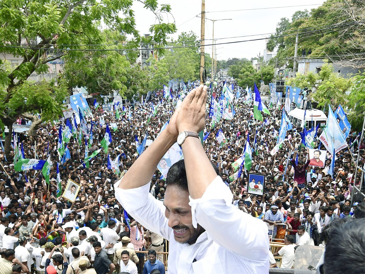 CM_20YS_20Jagan_20Public_20Meeting_20in_20Repalle_20Photos-18.jpg 18