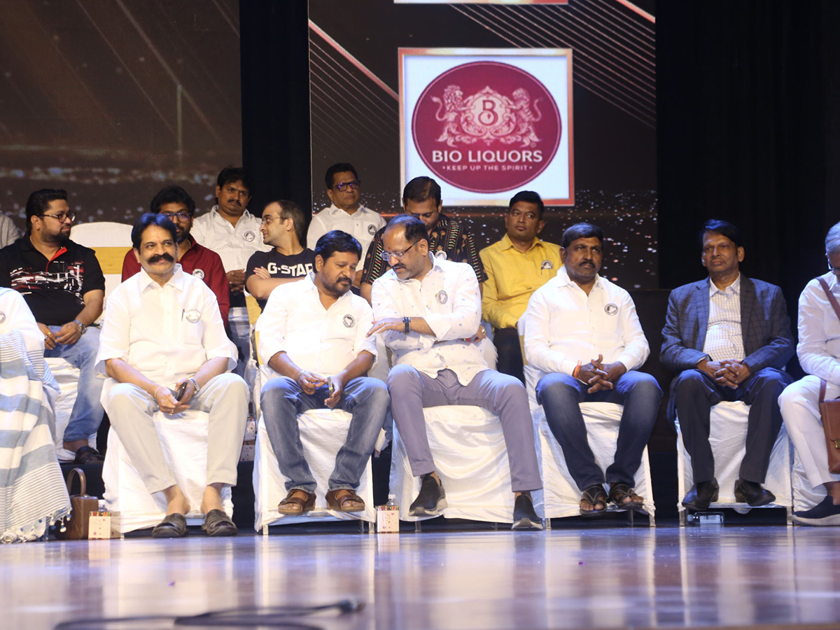 Dharsakaratna_20DNR_20Film_20Awards_20Function_20Shilpakala_20Vedika_2C_20Hyderabad-_20_2812_29.jpg 12