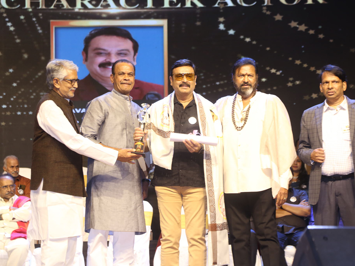 Dharsakaratna_20DNR_20Film_20Awards_20Function_20Shilpakala_20Vedika_2C_20Hyderabad-_20_2821_29.jpg 21