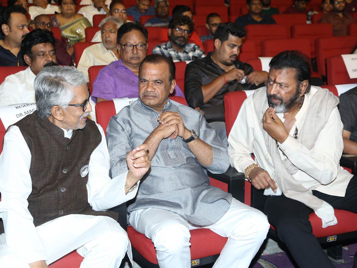Dharsakaratna_20DNR_20Film_20Awards_20Function_20Shilpakala_20Vedika_2C_20Hyderabad-_20_2831_29.jpg 31