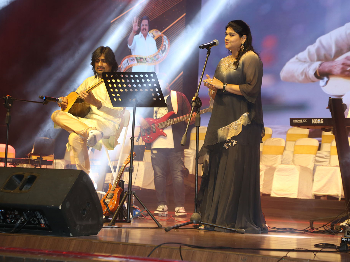 Dharsakaratna_20DNR_20Film_20Awards_20Function_20Shilpakala_20Vedika_2C_20Hyderabad-_20_2835_29.jpg 35